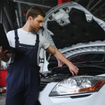 Mechanic,Man,Mechanic,Manager,Worker,Using,A,Laptop,Computer,Checking