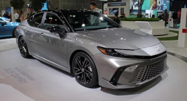 Toyota Camry Hybrid: Uzun Yolculuklar İçin Ekonomik Çözüm