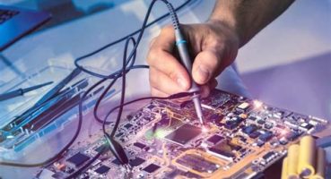 Araç İçi Elektronik Cihazların Bakımı ve Güncel Kalması