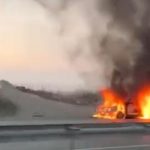 Arıza yapan araç alev alev yandı