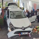 Beykoz'da otomobil pazara daldı: 2 yaralı