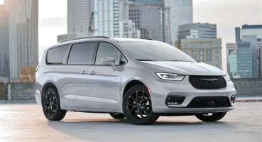 Chrysler Pacifica: Aile Minivanında Teknoloji Harikası