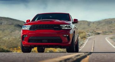 Dodge Durango SRT: Aile Arabası Kalıbında Bir Güç Makinesi