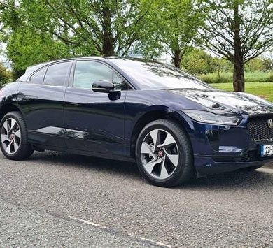 Jaguar iPace Black: Lüks Elektrikli SUV'da Deneyim Farkı