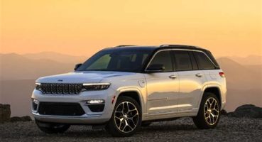 Jeep Grand Cherokee SRT: Arazi Aracında Amerikan Gücü