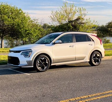 Kia Niro EV: Çevrezi Zenginliği ve Kullanışlı Sürüş