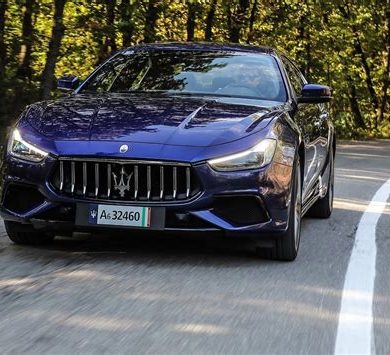 Maserati Ghibli: İtalyan Lüksü ve Güçlü Performans