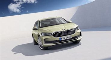 Skoda Superb iV: İnovasyon ile Gelenek Arasında Dengede Kalma