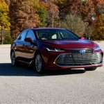 Toyota Avalon Hybrid: Lüks ve Ekonomiyi Birleştiren Sedan