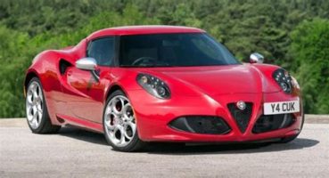 Alfa Romeo 4C: İtalyan Spor Otomobilin Minimalist Yaklaşımı