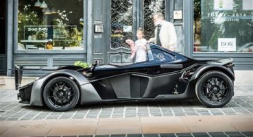 BAC Mono: Tek Koltuklu Yarış Arabasıyla Olgun Sürüş