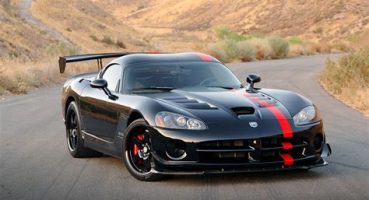 Dodge Viper: Performans ve Hızın Klasik Temsilcisi