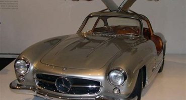 Mercedes-Benz 300SL: Tarihin İlk Açık Tavanlı Spor Araçlarından Biri