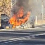 Otomobil alev topuna döndü