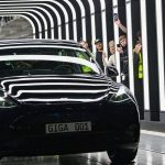 Trump etkisi sürüyor: Tesla'nın piyasa değeri 1 trilyon dolara ulaştı