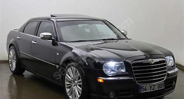 Chrysler 300C: Amerikan Gücü ve Lüks Birleşimi