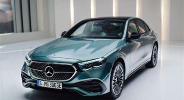 Mercedes-Benz E-Serisi: Konfor Sunan Zarif Sedan