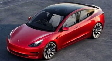 Tesla Model 3: Performansı ve Teknolojisi ile Ön Planda