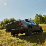 Toyota Hilux: Arazi Araçlarında Güvenilir Performans