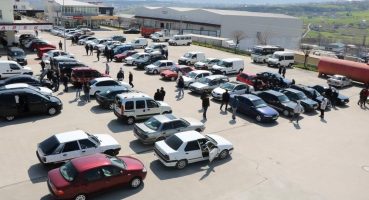 Suriye’de ikinci el araba fiyatları uçtu. 3 bin dolardan 15 bin dolara çıktı.