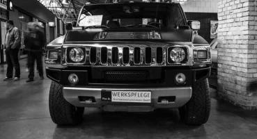 Hummer H2: Güç Simgesi Amerikan Arazi Aracı