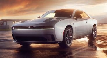 Dodge Charger EV: Elektrikli Kas Sedanı Geleceğe Uyum Sağlıyor mu?