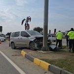 Gaziantep'te otomobil ile hafif ticari araç çarpıştı: 2 yaralı