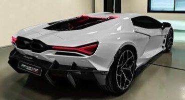Lamborghini Revuelto: Hibrit Süper Otomobil Değerlendirmesi