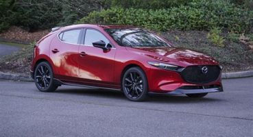 Mazda 3 Turbo AWD: Kompakt Sedanda Güçlü Motor Deneyimi