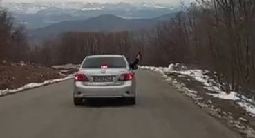 Otomobilden havaya ateş açan silahlı maganda yakalandı