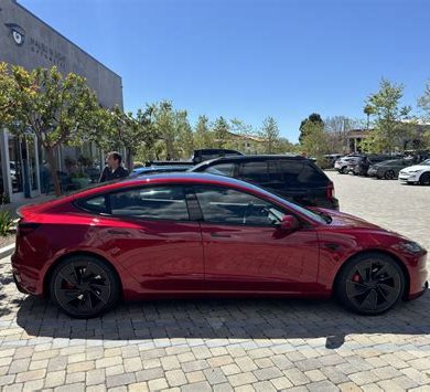 Tesla Model 3 Ludicrous: Elektrikli Sedan Sınıfında Yeni Bir Seviye mi?