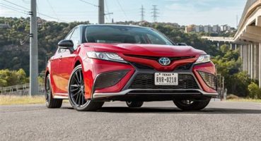 Toyota Camry XSE Hybrid: Sportif Hibrit Sedanın Artıları Eksileri