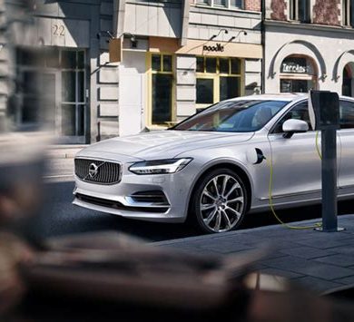 Volvo S90 Recharge: Hibrit Lüks Sedanın Artıları ve Eksileri