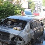 Park halindeki otomobil alevlere teslim oldu