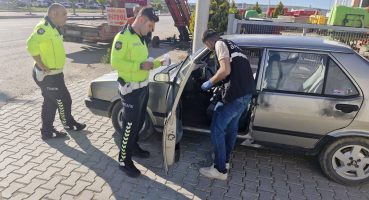 Çaldıkları otomobille drift atan 4 kişi gözaltına alındı