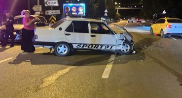 Karabük’te iki otomobilin çarpıştığı kazada 4 kişi yaralandı