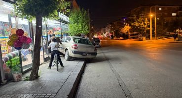 Kontrolden çıkan otomobil markete daldı