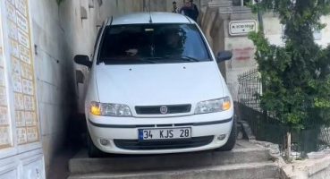 Navigasyona uydu, merdivende mahsur kaldı
