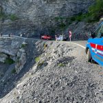 Otomobil uçuruma devrildi: 1 ölü, 1 yaralı