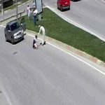 Otomobilin çarptığı yaya yaralandı