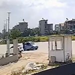 Park halindeki otomobillerden 450 bin lira çaldılar