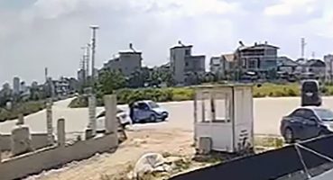 Park halindeki otomobillerden 450 bin lira çaldılar