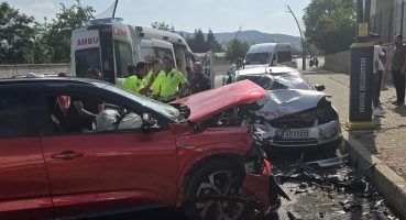 Bingöl’de trafik kazası: 3 yaralı