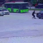 El frenini çekmeyi unuttu, kazaya engel olamadı