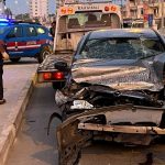 Mersin'de otomobil üst geçide çarptı: Yaralılar var