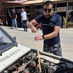 Otomobilin motorundan yılan çıktı