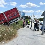 Sancaktepe'de zincirleme trafik kazasında 2 kişi yaralandı
