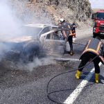 Malatya'da seyir halindeki otomobil alev alev yandı