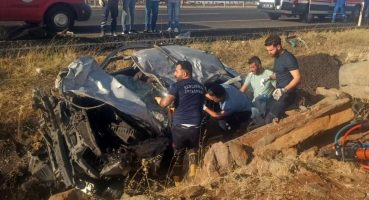 Şanlıurfa’da otomobil devrildi, iki kişi hayatını kaybetti