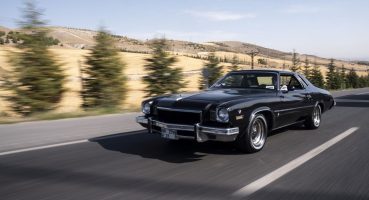 Klasik otomobiller ve şık sürücüler… 50 klasik otomobille prostat kanseri farkındalığı